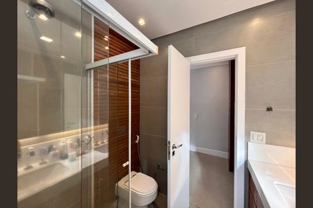 Casa à venda com 180m², 3 quartos e 1 vagaBanheiro social