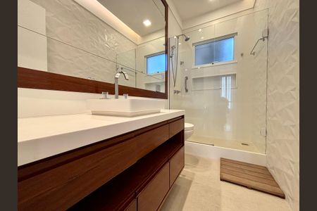 Casa à venda com 180m², 3 quartos e 1 vagaBanheiro da Suíte