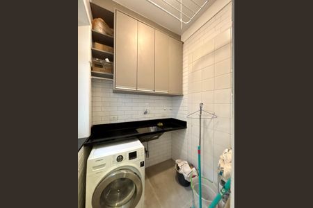 Casa à venda com 180m², 3 quartos e 1 vagaÁrea de serviço