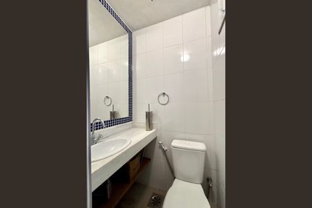 Casa à venda com 180m², 3 quartos e 1 vagaÁrea de serviço 