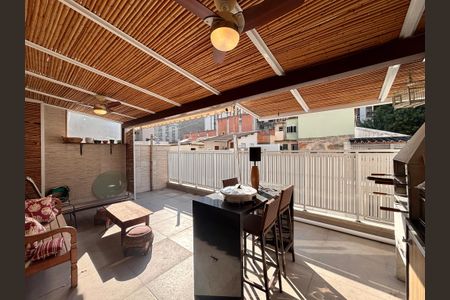 Casa à venda com 180m², 3 quartos e 1 vagaCobertura