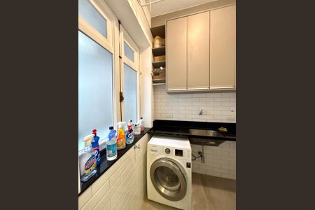 Casa à venda com 180m², 3 quartos e 1 vagaÁrea de serviço