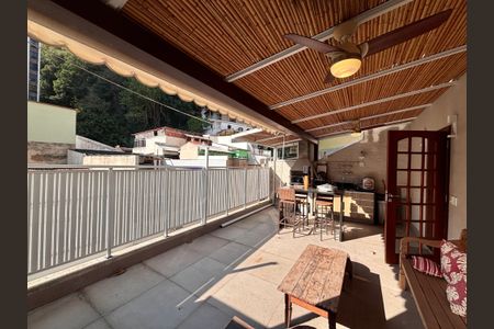 Casa à venda com 180m², 3 quartos e 1 vagaCobertura