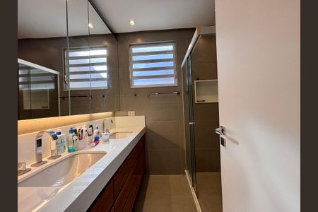 Casa à venda com 180m², 3 quartos e 1 vagaBanheiro social