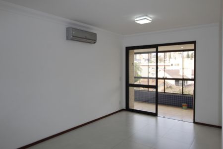 Apartamento à venda com 82m², 2 quartos e 2 vagasSala