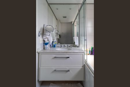 Apartamento à venda com 117m², 3 quartos e 2 vagasBanheiro da Suíte