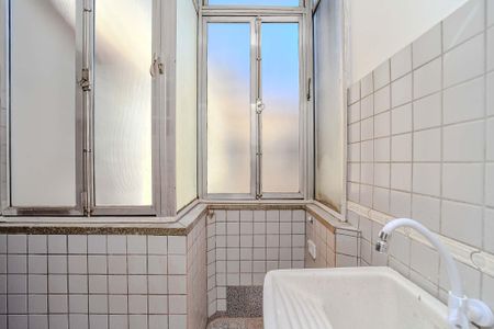 Apartamento à venda com 77m², 2 quartos e sem vagaÁrea de Serviço