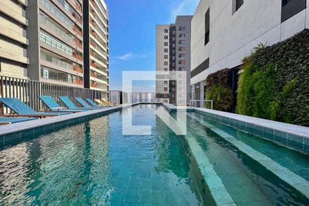 Studio à venda com 25m², 1 quarto e sem vaga Studio à venda com 25m², 1 quarto e sem vagaÁrea comum - Piscina