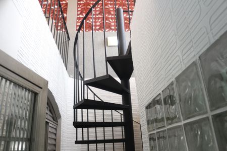 Casa à venda com 150m², 3 quartos e 1 vagaEscada