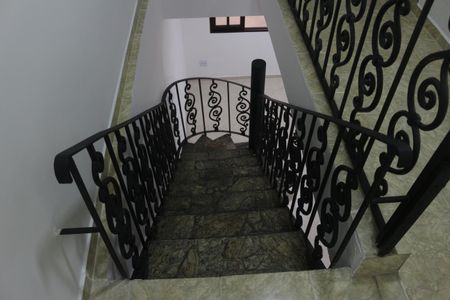 Casa à venda com 150m², 3 quartos e 1 vagaEscada