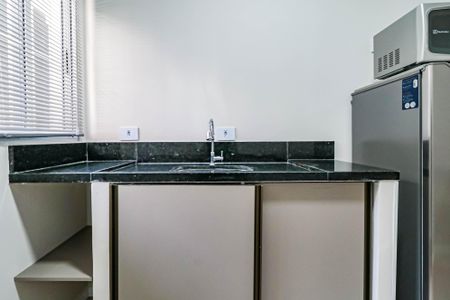 Cozinha de kitnet/studio para alugar com 1 quarto, 20m² em Vila Morse, São Paulo