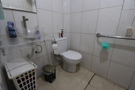 Casa à venda com 128m², 3 quartos e 1 vagaBanheiro