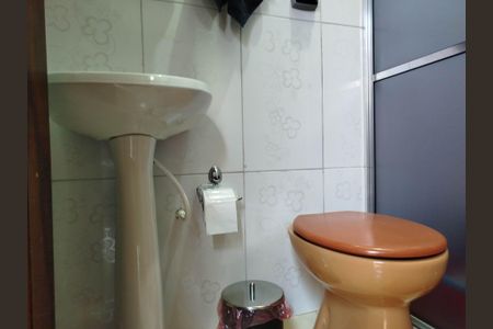 Casa à venda com 137m², 4 quartos e 2 vagasEdícula - Banheiro