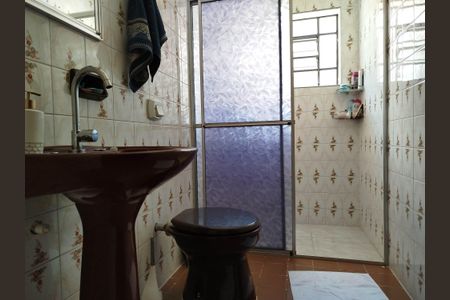 Casa à venda com 137m², 4 quartos e 2 vagasBanheiro 