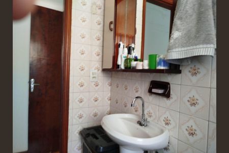 Casa à venda com 137m², 4 quartos e 2 vagasBanheiro da Suíte