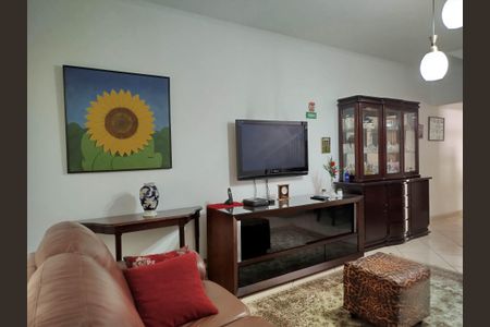 Casa à venda com 137m², 4 quartos e 2 vagasSala