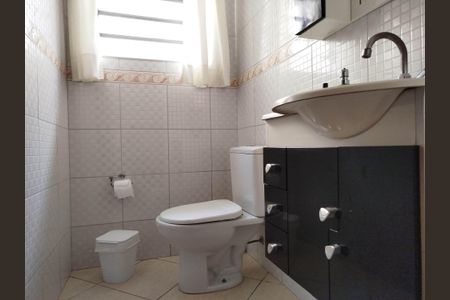 Casa à venda com 137m², 4 quartos e 2 vagasLavabo