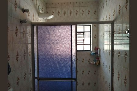 Casa à venda com 137m², 4 quartos e 2 vagasBanheiro 