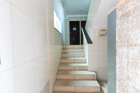 Apartamento para alugar com 45m², 2 quartos e 1 vagaEscada / Entrada