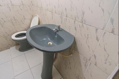 Casa para alugar com 60m², 1 quarto e sem vaga Casa para alugar com 60m², 1 quarto e sem vagaBanheiro