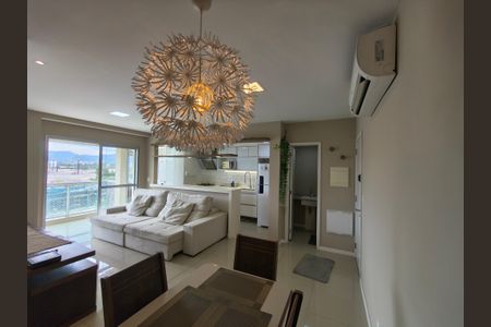 Sala de apartamento para alugar com 2 quartos, 85m² em Jacarepaguá, Rio de Janeiro