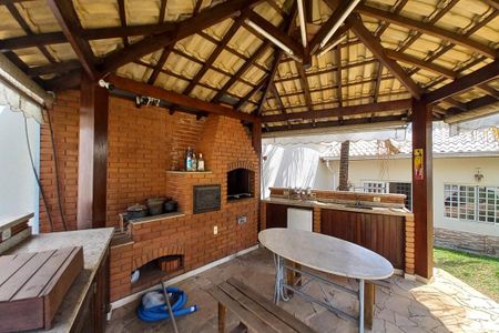 Casa para alugar com 480m², 3 quartos e 2 vagasÁrea comum - Churrasqueira