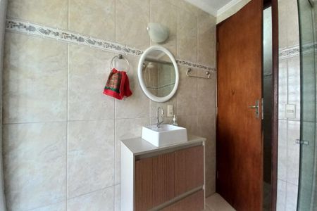 Casa para alugar com 480m², 3 quartos e 2 vagasBanheiro Social