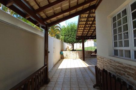 Casa para alugar com 480m², 3 quartos e 2 vagasCorredor