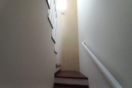 Casa para alugar com 480m², 3 quartos e 2 vagasEscada