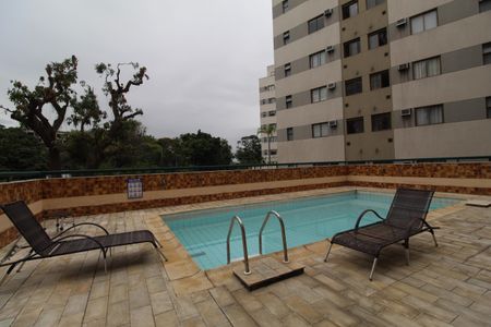 Apartamento à venda com 68m², 2 quartos e 1 vagaÁrea comum - Piscina