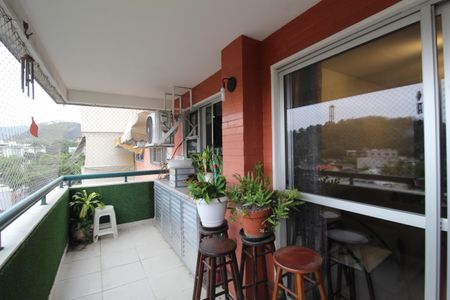 Apartamento à venda com 68m², 2 quartos e 1 vagaVaranda