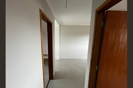 Corredor de kitnet/studio para alugar com 2 quartos, 52m² em Água Fria, São Paulo