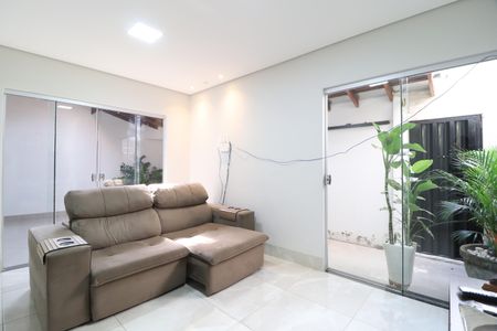 Sala de casa para alugar com 4 quartos, 180m² em Jardim das Palmeiras, Uberlândia