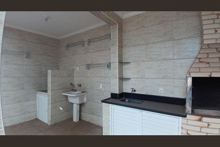 Casa à venda com 252m², 4 quartos e 2 vagasÁrea de Serviço