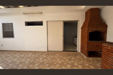 Casa à venda com 320m², 5 quartos e 5 vagasChurrasqueira