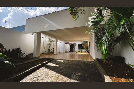 Casa à venda com 320m², 5 quartos e 5 vagasGaragem
