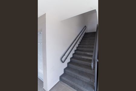 Apartamento à venda com 40m², 2 quartos e sem vaga Apartamento à venda com 40m², 2 quartos e sem vagaEscada