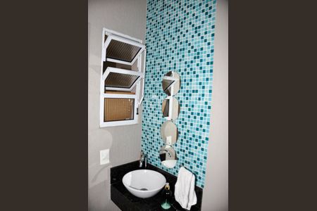 Casa à venda com 187m², 3 quartos e 4 vagas Casa à venda com 187m², 3 quartos e 4 vagasLavabo