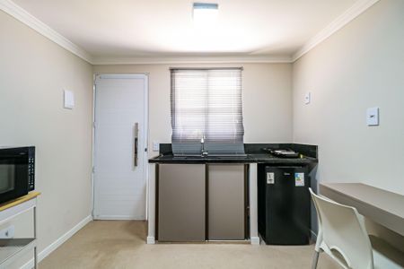 Cozinha de kitnet/studio para alugar com 1 quarto, 15m² em Vila Morse, São Paulo
