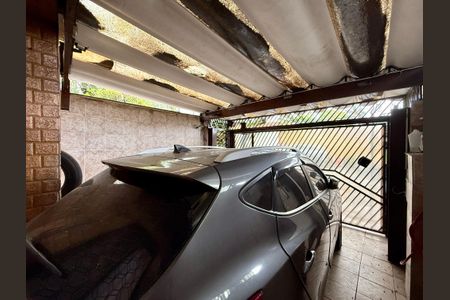 Casa à venda com 100m², 4 quartos e 2 vagas Casa à venda com 100m², 4 quartos e 2 vagasGaragem