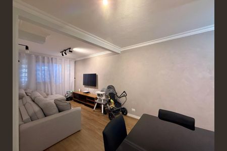 Casa à venda com 100m², 4 quartos e 2 vagas Casa à venda com 100m², 4 quartos e 2 vagasSala