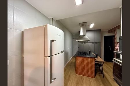 Casa à venda com 100m², 4 quartos e 2 vagas Casa à venda com 100m², 4 quartos e 2 vagasCozinha