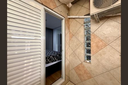 Casa à venda com 100m², 4 quartos e 2 vagas Casa à venda com 100m², 4 quartos e 2 vagasSacada Suíte