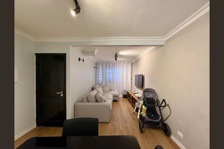 Casa à venda com 100m², 4 quartos e 2 vagas Casa à venda com 100m², 4 quartos e 2 vagasSala