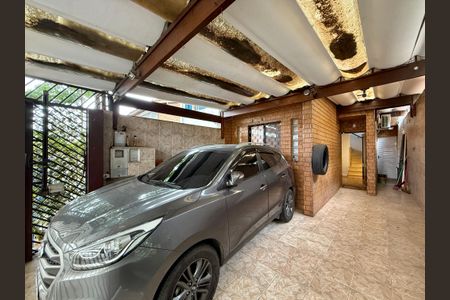 Casa à venda com 100m², 4 quartos e 2 vagas Casa à venda com 100m², 4 quartos e 2 vagasGaragem