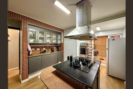 Casa à venda com 100m², 4 quartos e 2 vagas Casa à venda com 100m², 4 quartos e 2 vagasCozinha