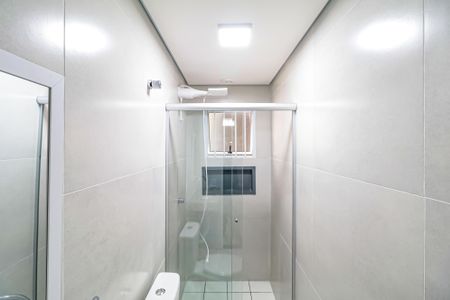 Banheiro de kitnet/studio para alugar com 1 quarto, 20m² em Vila Morse, São Paulo