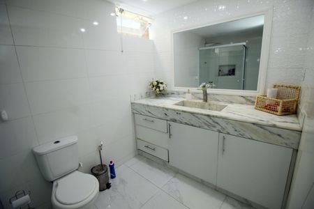 Casa à venda com 600m², 4 quartos e 7 vagasBanheiro Social 2