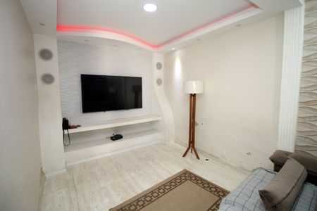 Casa à venda com 600m², 4 quartos e 7 vagasSala