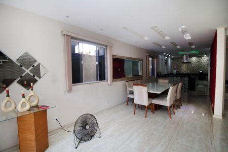 Casa à venda com 600m², 4 quartos e 7 vagasSala de Jantar